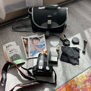 Canon DSLR Camera Kit in Black and Gray